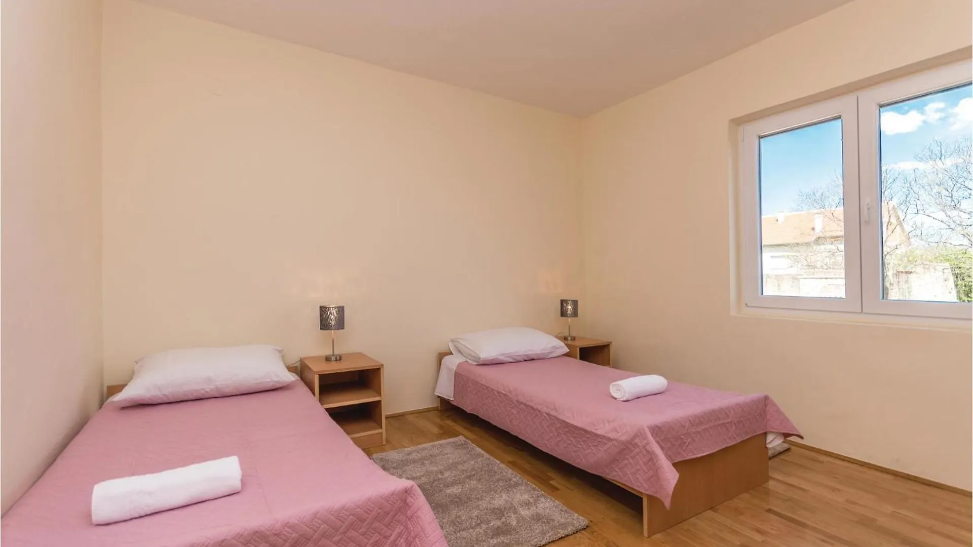 Holiday home 5 Bedroom Cozy Home In Biograd Na Moru