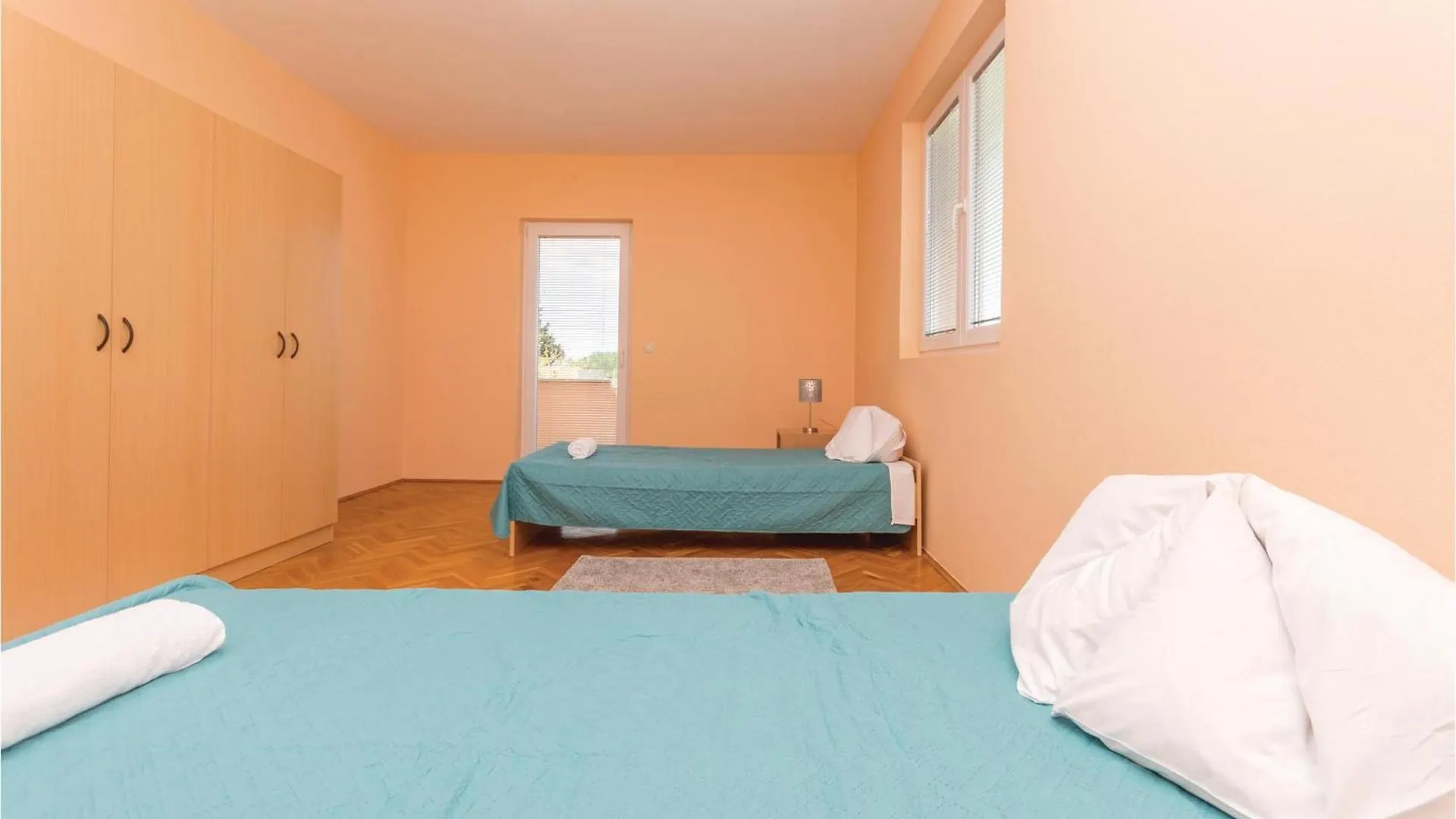 Holiday home 5 Bedroom Cozy Home In Biograd Na Moru