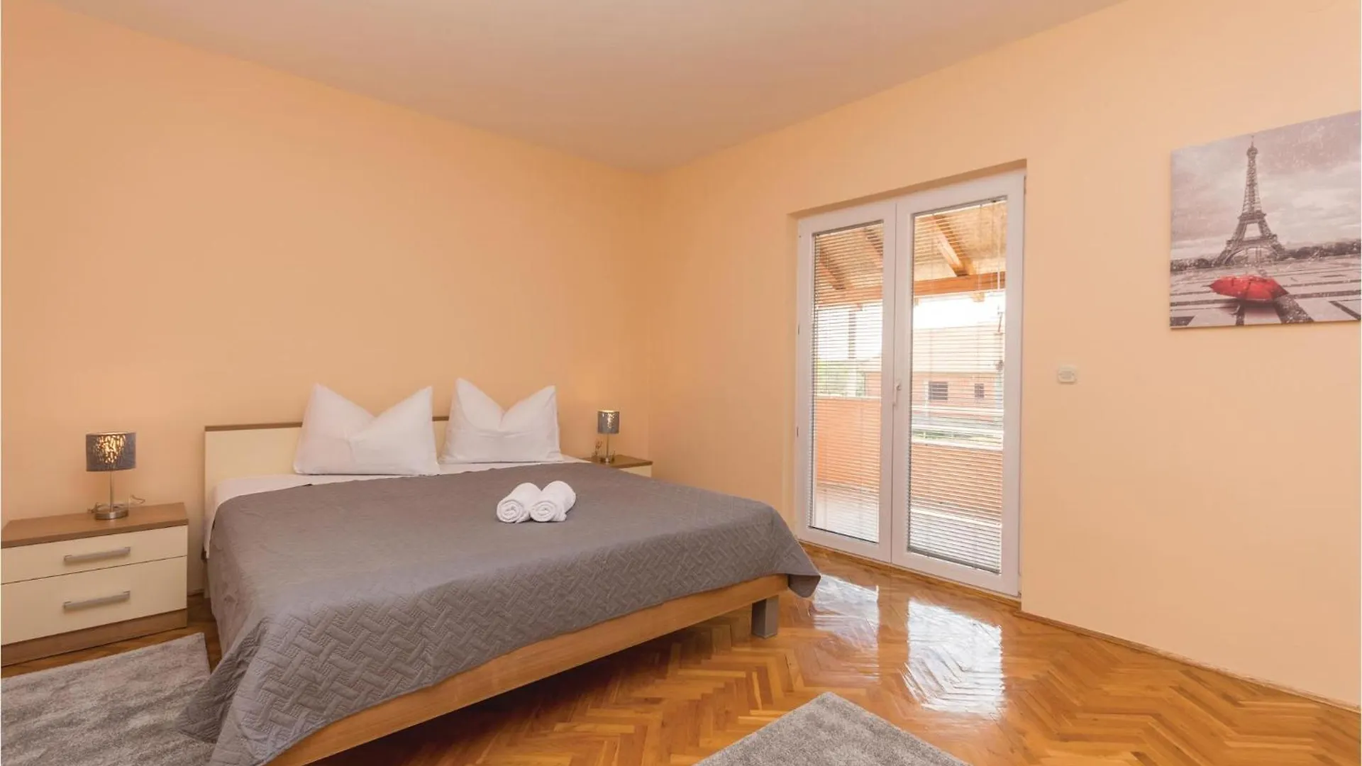 Holiday home 5 Bedroom Cozy Home In Biograd Na Moru